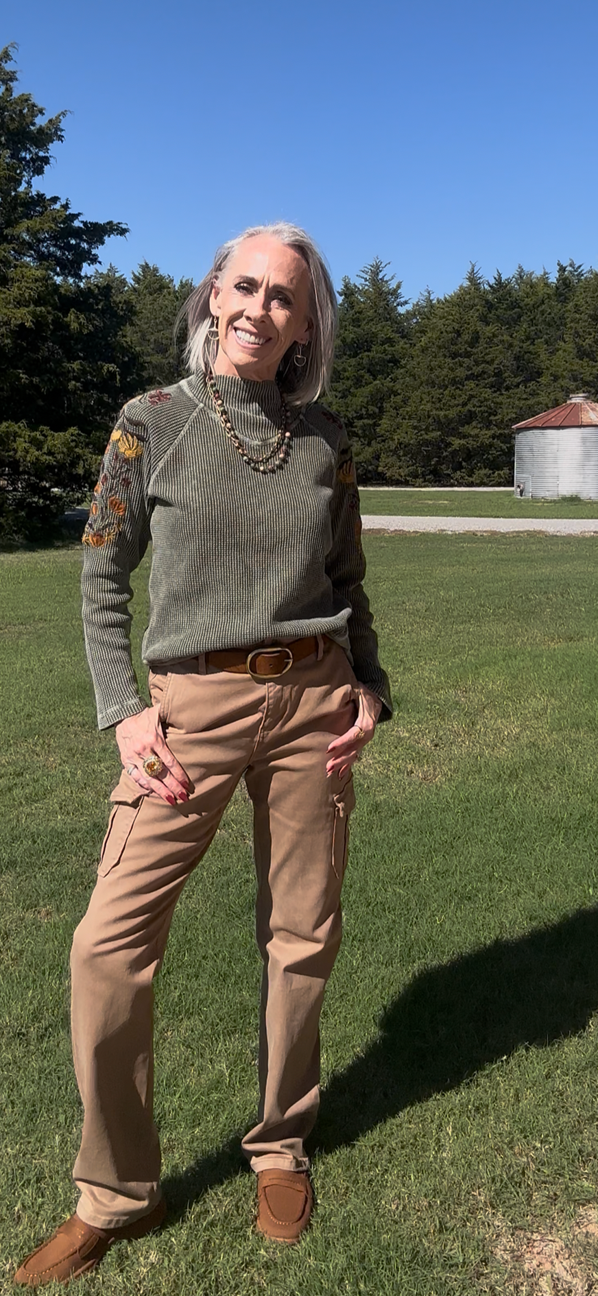 Meadow Embroidered Pullover