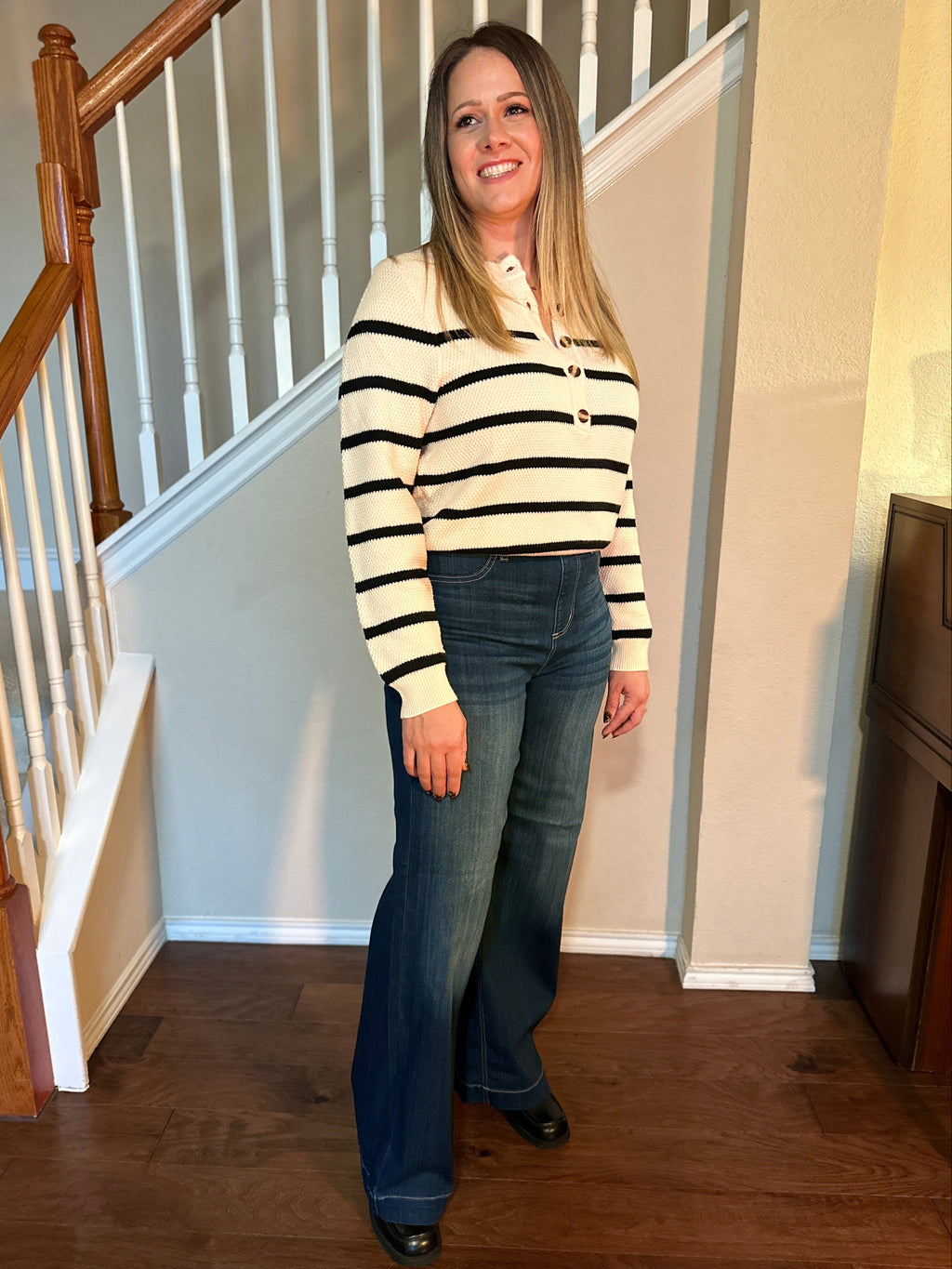 Wide Leg, High Rise, Pull-on Jeans (Dark Wash)